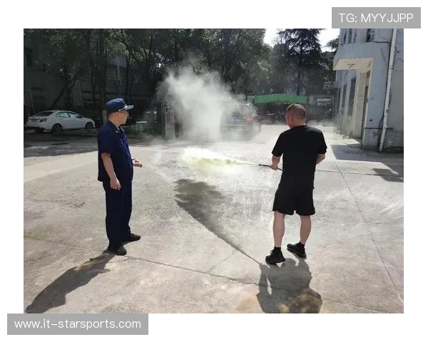 教练培训特别强调安全指令和应急反应训练